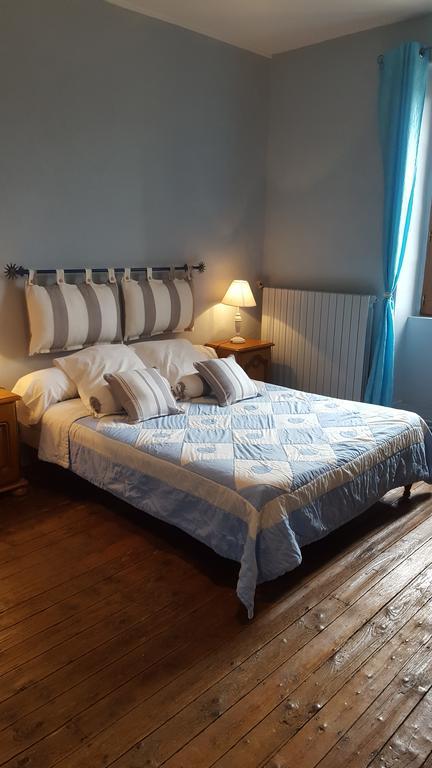 Hotel Chez Nathalie Et Jean Claude Saint-Marc-à-Frongier Zewnętrze zdjęcie